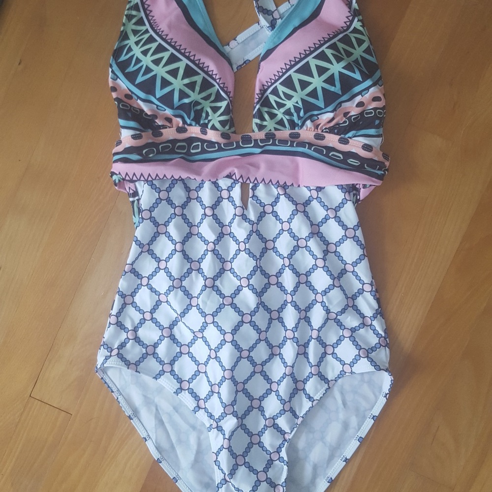 Bathing suit - Picture 3 of 5